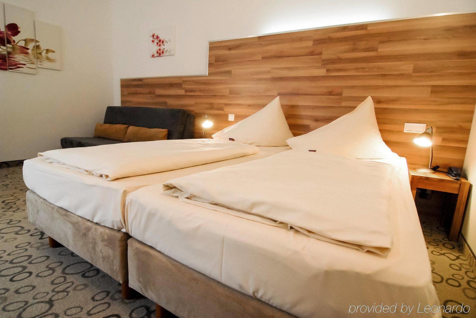 Petul Apart Hotel Am Ruhrbogen โบคุห์ม ภายนอก รูปภาพ